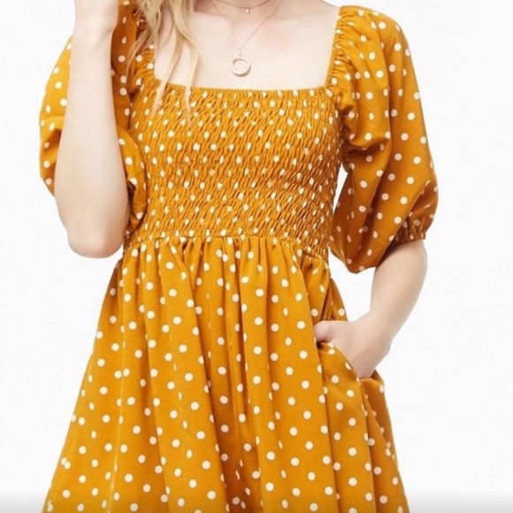 Dresses & Skirts - Smocked Polka Dot Romper Size M